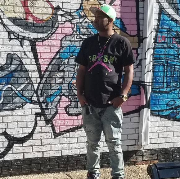 Meet your Posher, Floyd - Picture 1 of 1